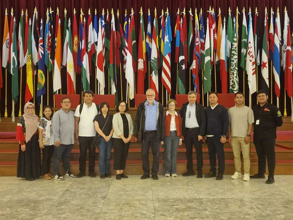 Eine Delegation von Sant'Egidio in Bandung/Indonesien, wo vor 70 Jahren bei der Afrika-Asien-Konferenz Führer aus der 